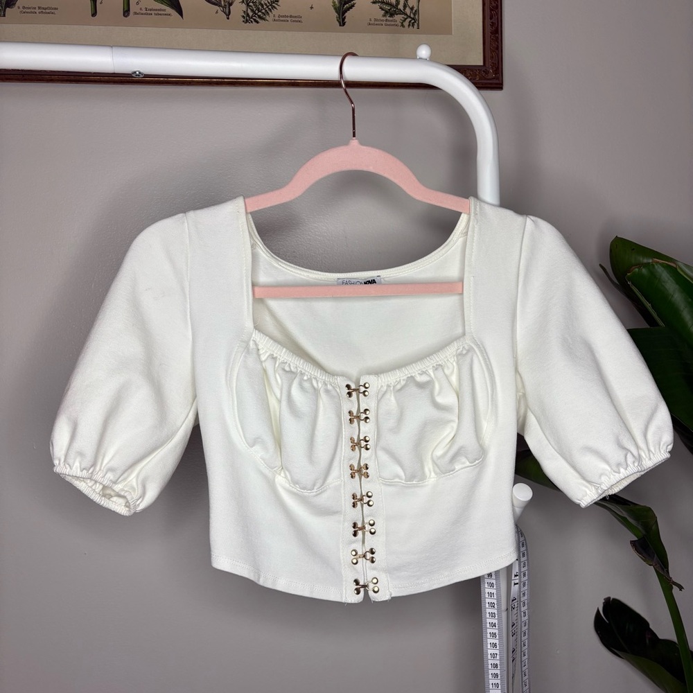 2/15$ ๐ Fashion Nova White Puff Sleeve Fitted Blouse - Picture 3 of 7